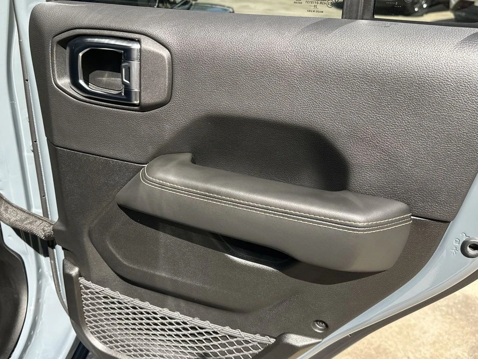 2025 Jeep JT Gladiator - Image 11 of 27