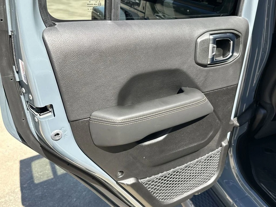 2025 Jeep JT Gladiator - Image 10 of 27