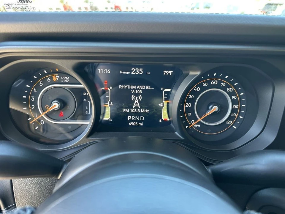 2025 Jeep JT Gladiator - Image 21 of 27