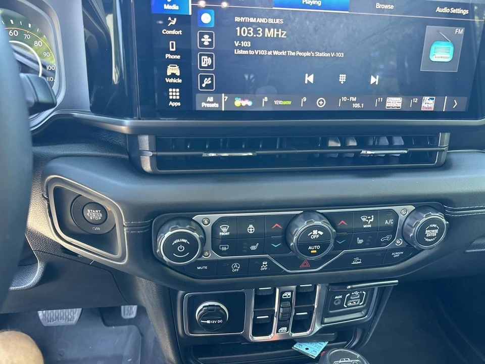 2025 Jeep JT Gladiator - Image 26 of 27