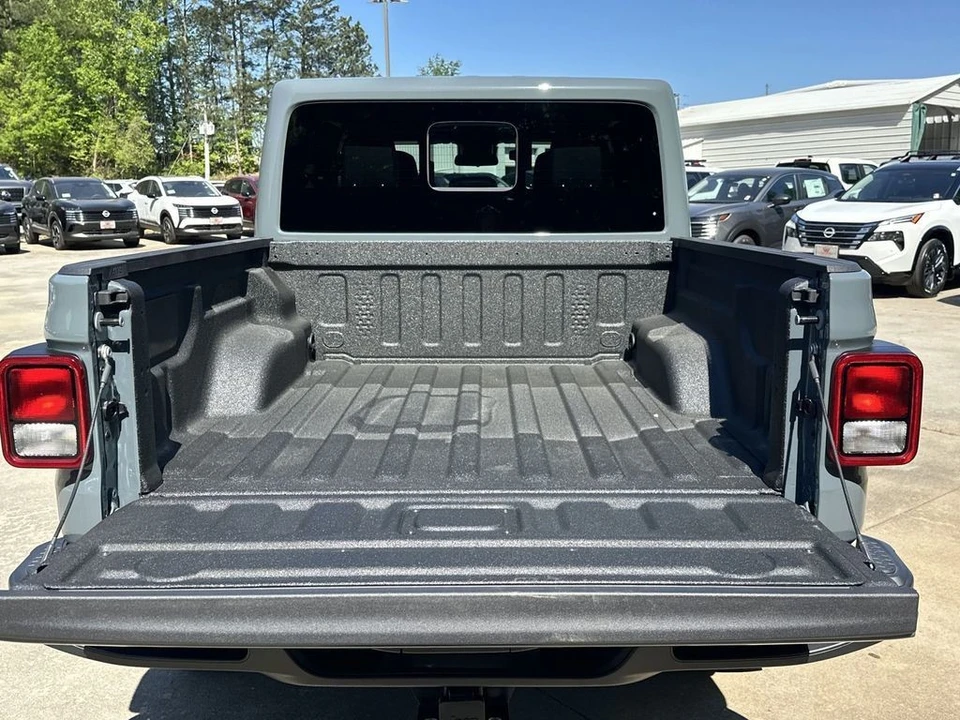 2025 Jeep JT Gladiator - Image 6 of 27