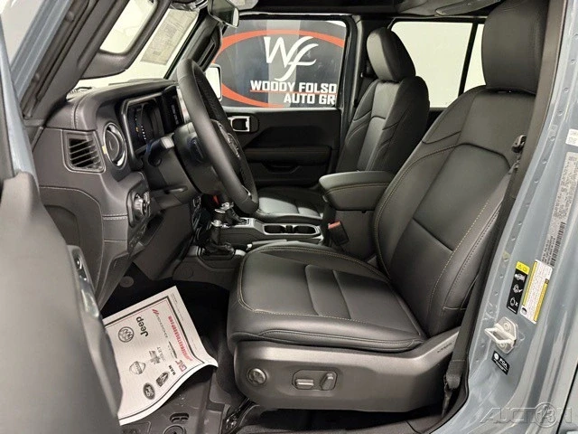 2025 Jeep JT Gladiator - Image 9 of 12