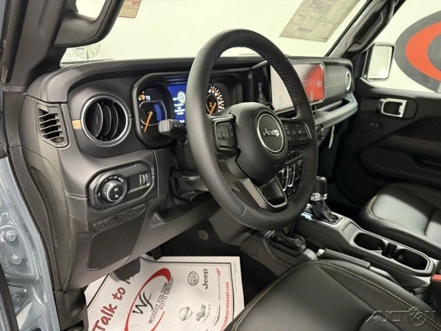 2025 Jeep JT Gladiator - Image 10 of 12