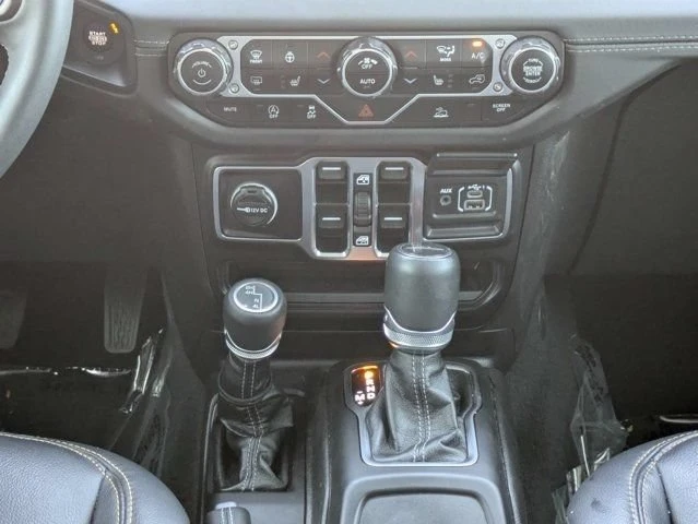 2025 Jeep JT Gladiator - Image 9 of 12