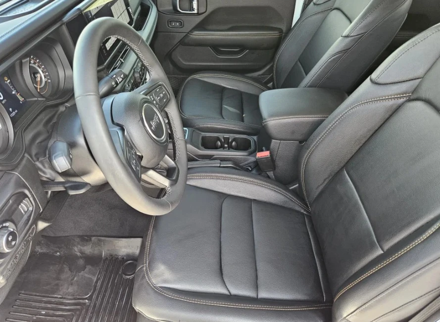 2025 Jeep JT Gladiator - Image 8 of 12