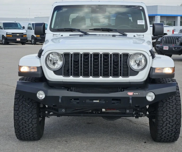 2025 Jeep JT Gladiator - Image 5 of 12