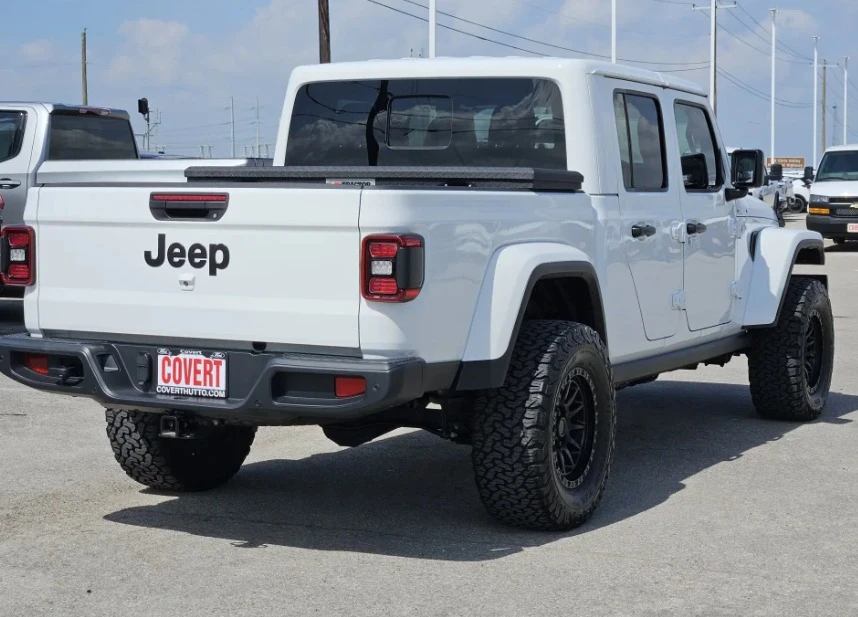 2025 Jeep JT Gladiator - Image 6 of 12