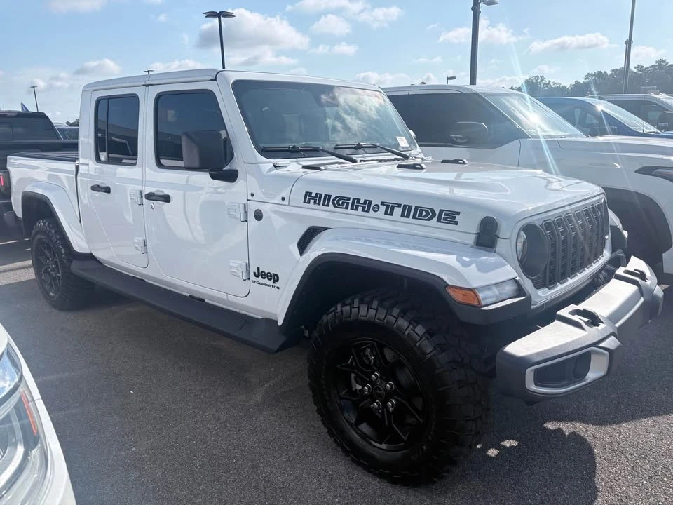 2025 Jeep JT Gladiator - Image 2 of 5