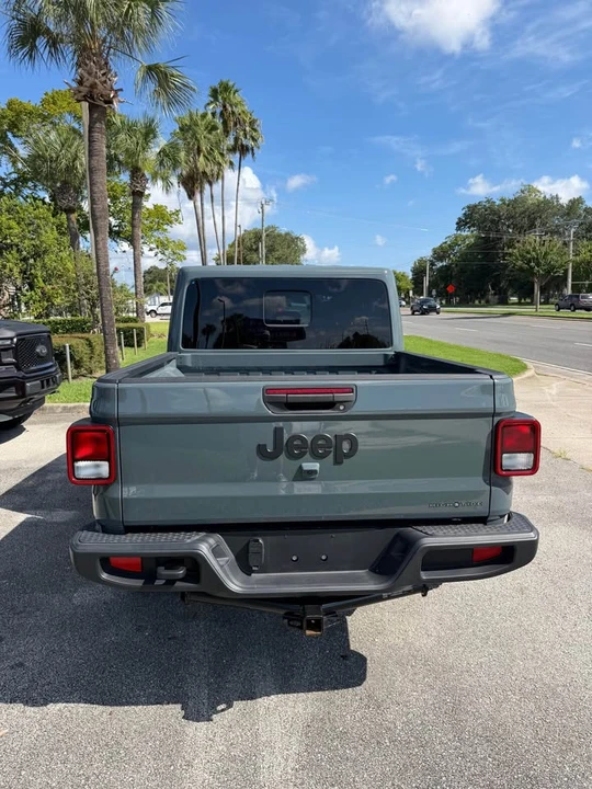 2025 Jeep JT Gladiator - Image 5 of 9
