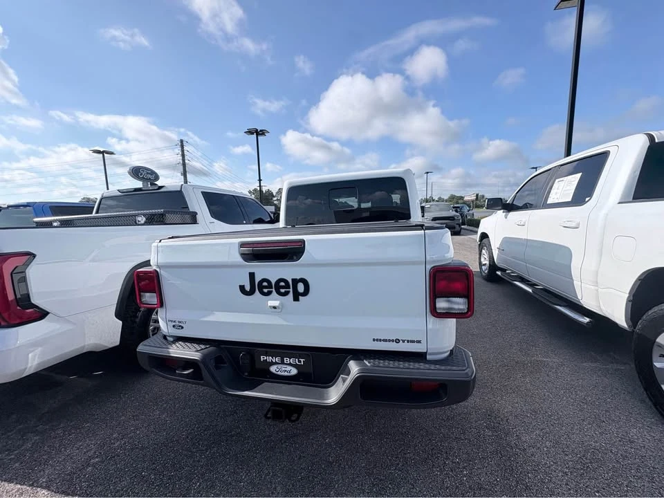 2025 Jeep JT Gladiator - Image 3 of 5