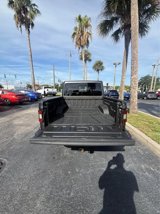 2025 Jeep JT Gladiator - Image 16 of 18