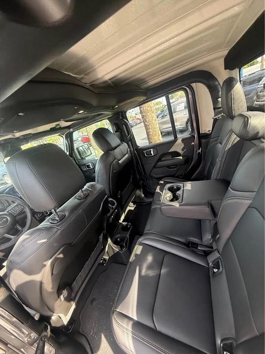 2025 Jeep JT Gladiator - Image 11 of 18