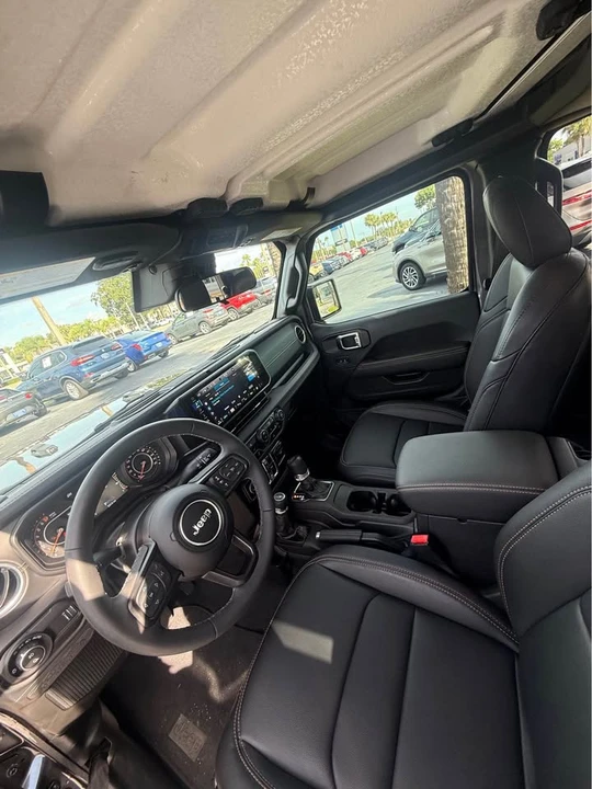 2025 Jeep JT Gladiator - Image 7 of 18