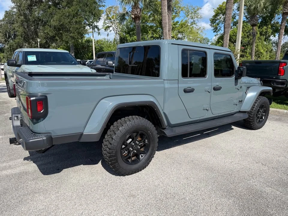 2025 Jeep JT Gladiator - Image 6 of 9
