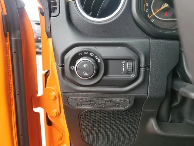 2025 Jeep JT Gladiator - Image 19 of 20