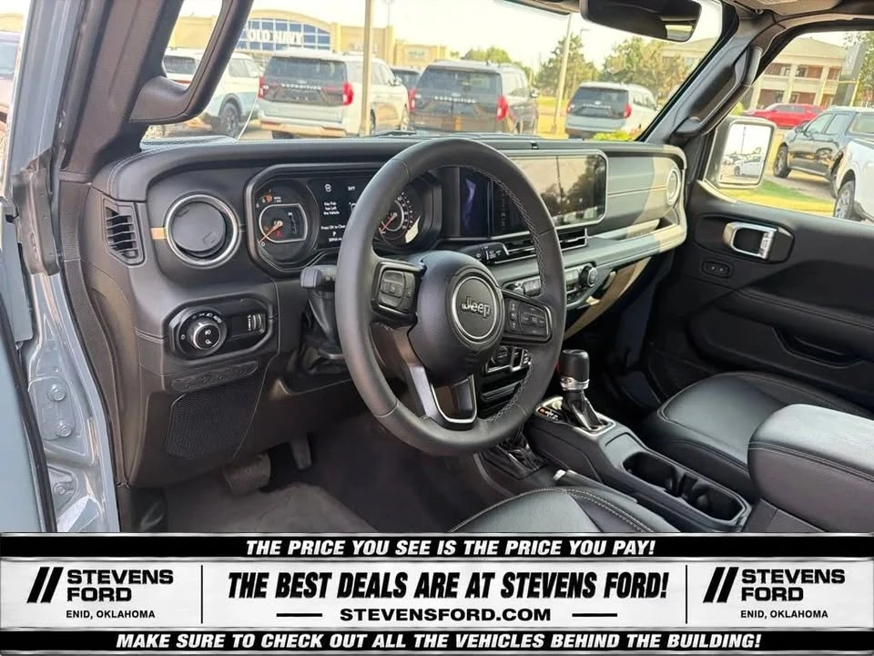 2025 Jeep JT Gladiator - Image 19 of 20