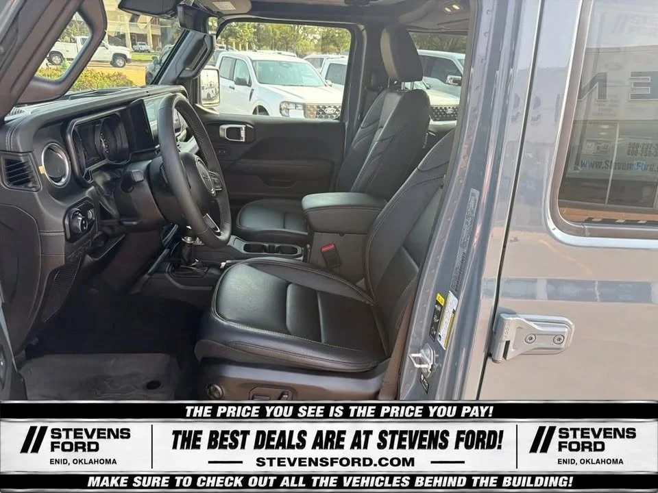 2025 Jeep JT Gladiator - Image 16 of 20