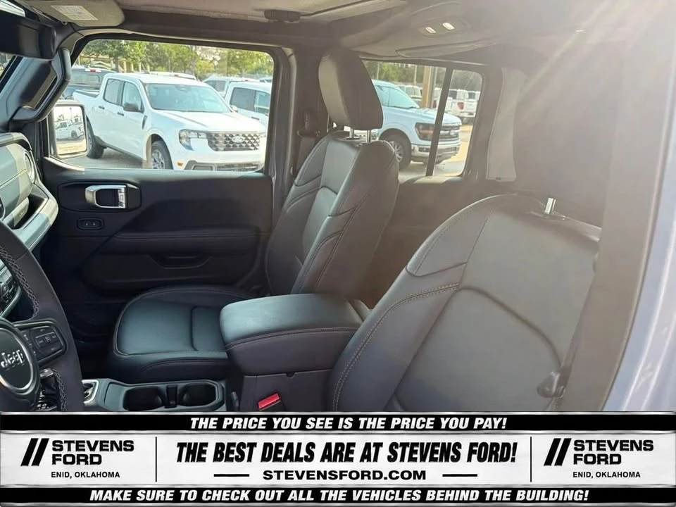 2025 Jeep JT Gladiator - Image 18 of 20