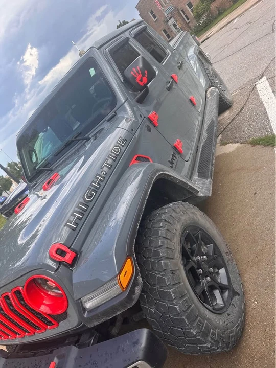 2025 Jeep JT Gladiator - Image 3 of 15