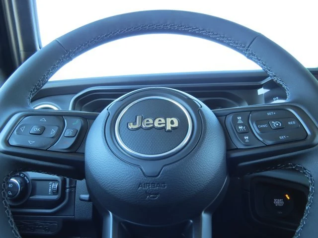 2025 Jeep JT Gladiator - Image 18 of 20