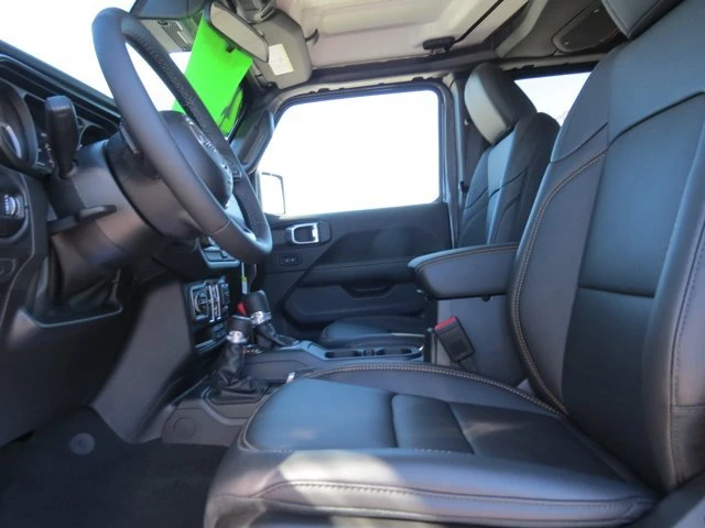 2025 Jeep JT Gladiator - Image 16 of 20