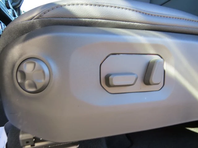 2025 Jeep JT Gladiator - Image 17 of 20