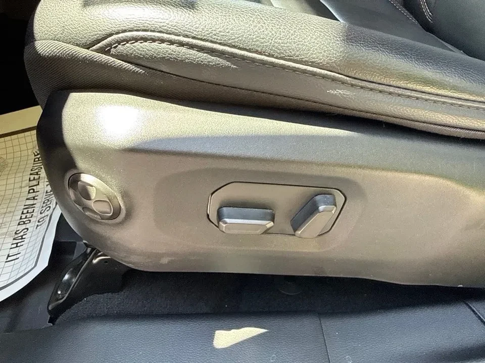 2025 Jeep JT Gladiator - Image 6 of 12