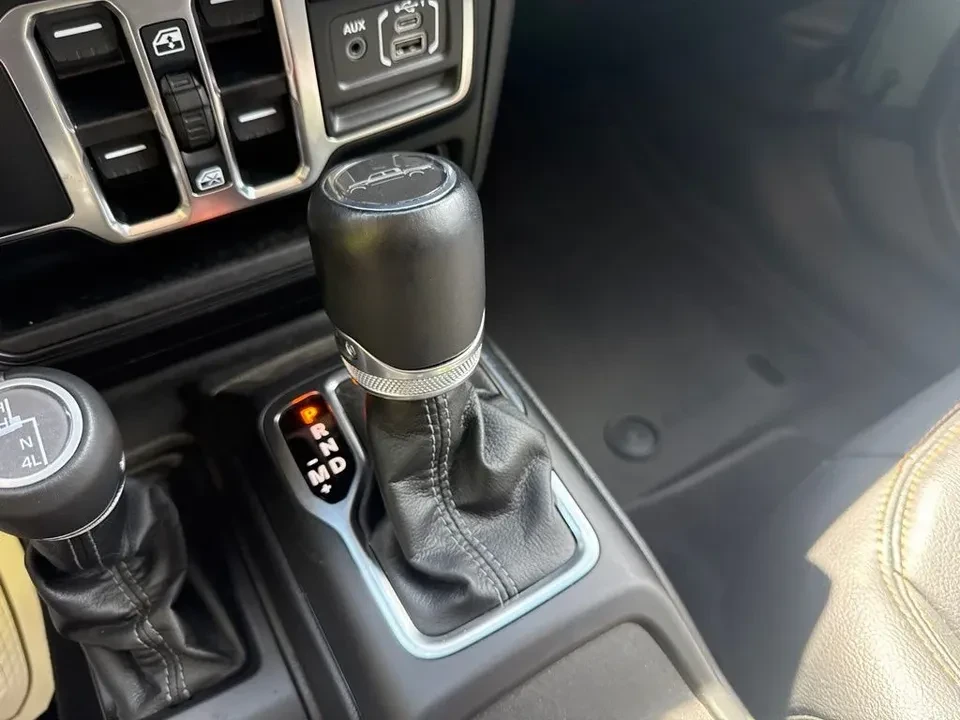 2025 Jeep JT Gladiator - Image 5 of 12