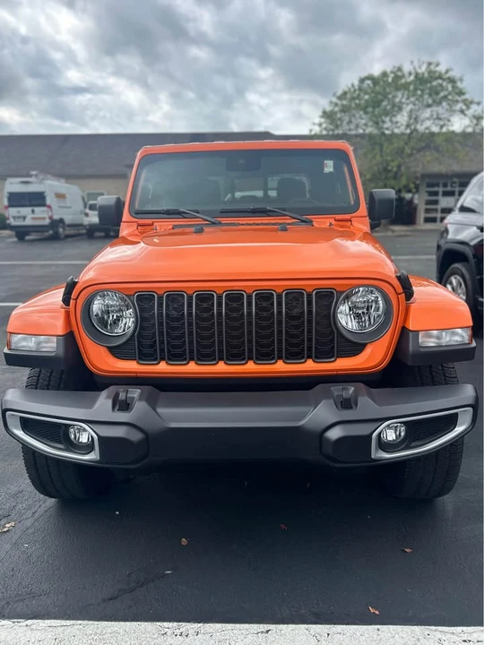 2025 Jeep JT Gladiator - Image 2 of 11
