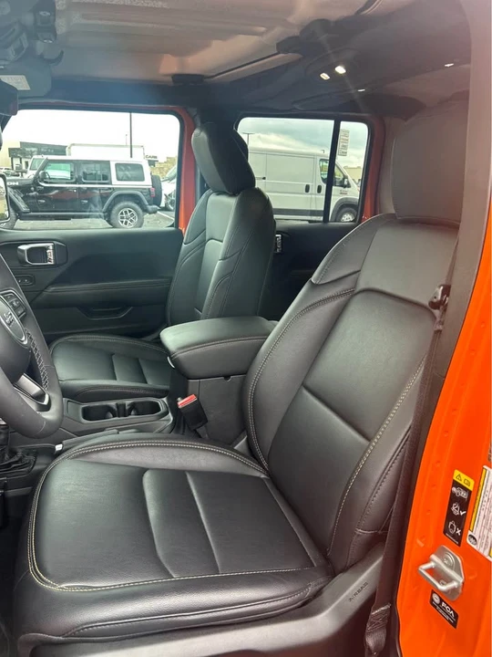 2025 Jeep JT Gladiator - Image 6 of 11