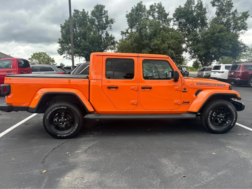 2025 Jeep JT Gladiator - Image 3 of 11