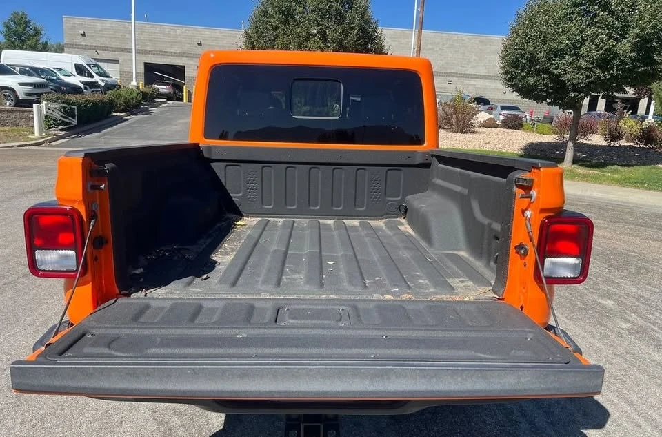 2025 Jeep JT Gladiator - Image 16 of 16