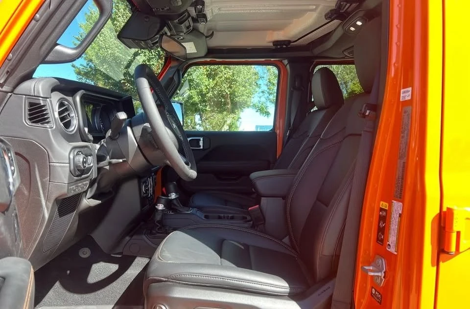2025 Jeep JT Gladiator - Image 8 of 16
