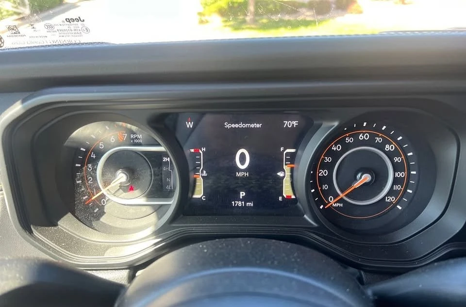 2025 Jeep JT Gladiator - Image 12 of 16