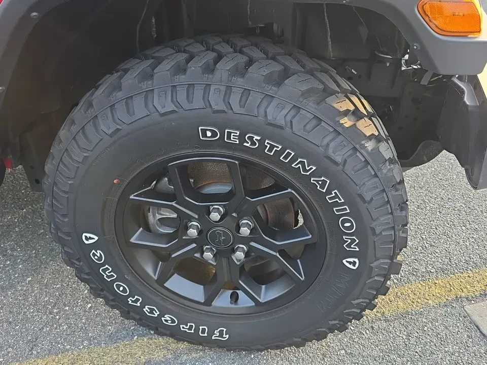 2025 Jeep JT Gladiator - Image 4 of 15