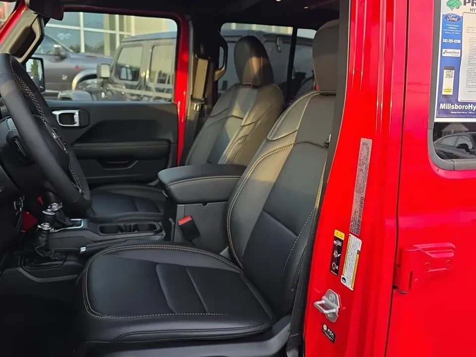 2025 Jeep JT Gladiator - Image 9 of 15