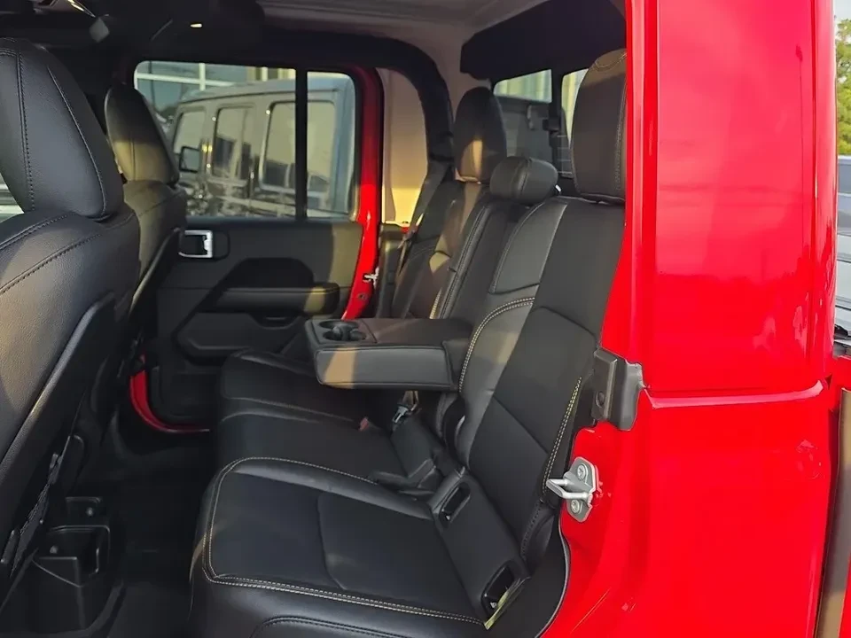 2025 Jeep JT Gladiator - Image 13 of 15