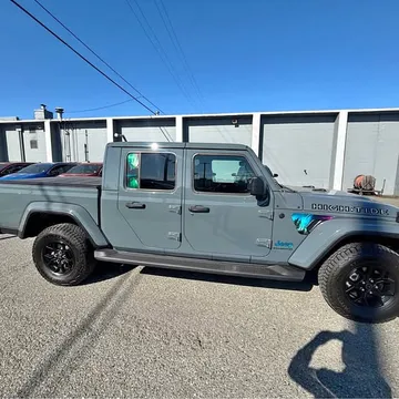 2025 Jeep Gladiator High Tide