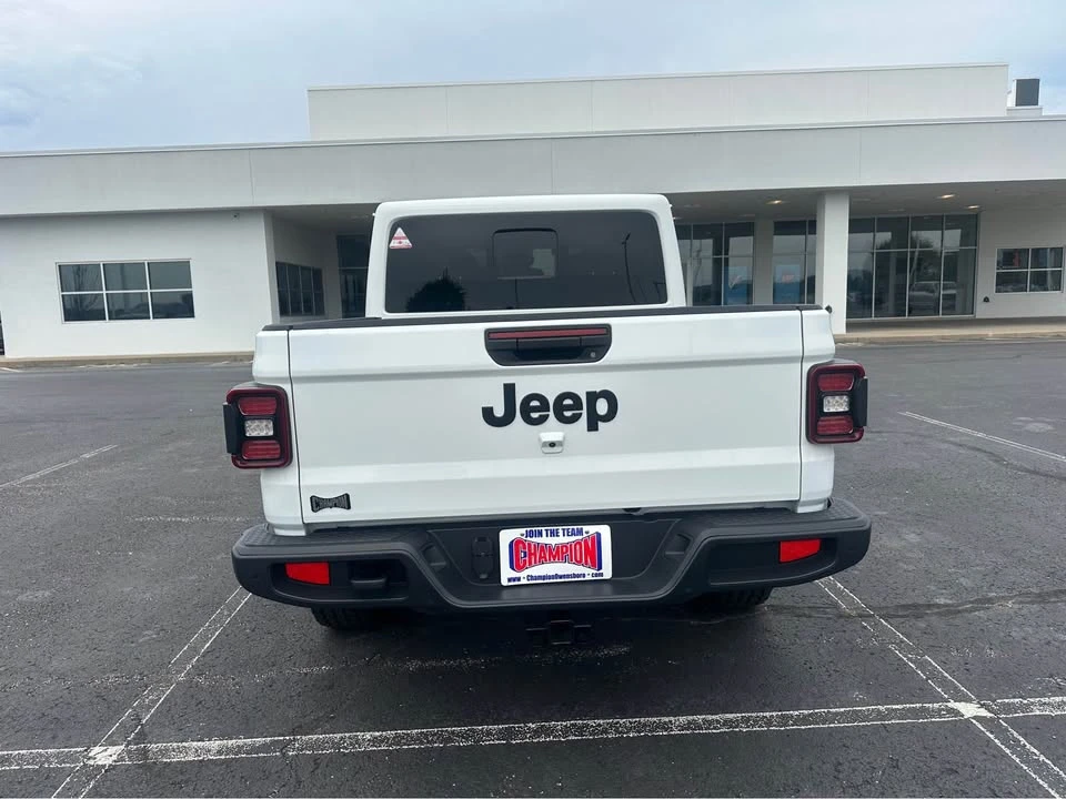 2025 Jeep JT Gladiator - Image 6 of 12