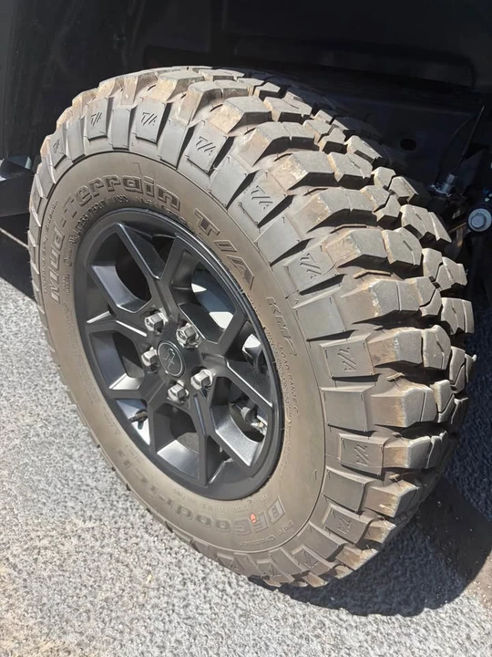 2025 Jeep JT Gladiator - Image 15 of 15