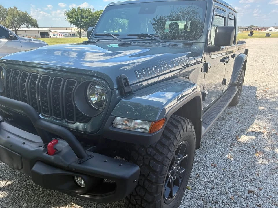 2025 Jeep JT Gladiator - Image 2 of 15