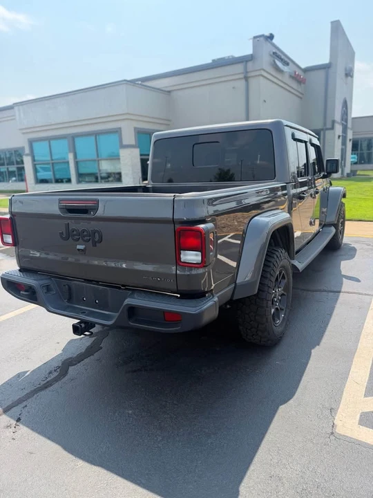 2025 Jeep JT Gladiator - Image 12 of 14