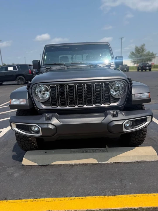 2025 Jeep JT Gladiator - Image 14 of 14