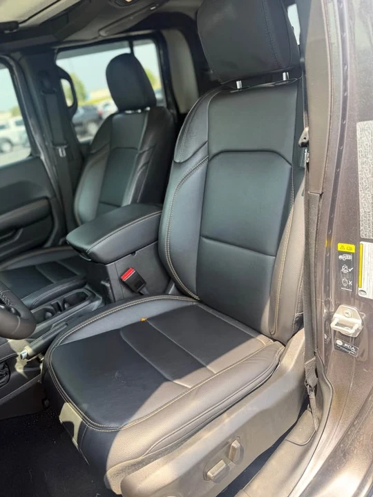 2025 Jeep JT Gladiator - Image 5 of 14
