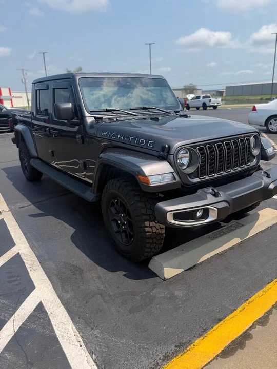 2025 Jeep JT Gladiator - Image 2 of 14