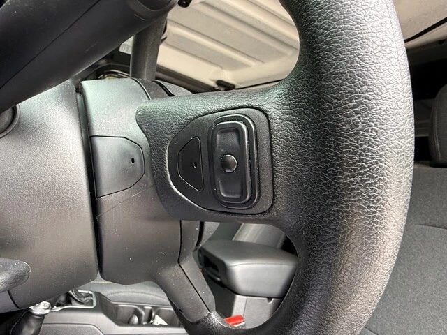 2025 Jeep JT Gladiator - Image 14 of 28