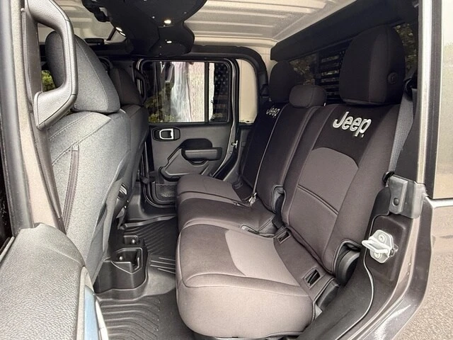 2025 Jeep JT Gladiator - Image 15 of 28