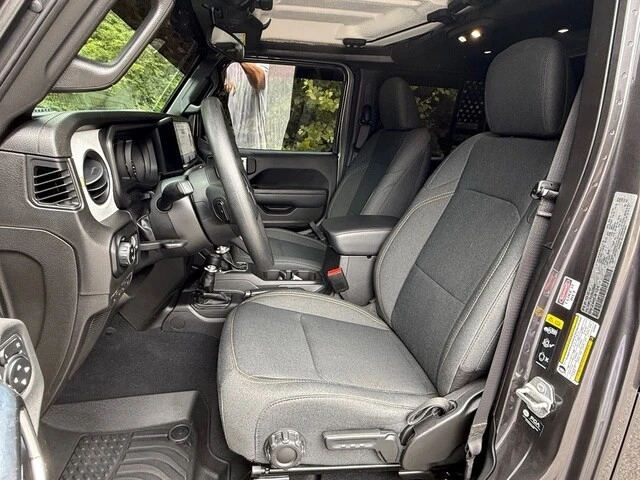 2025 Jeep JT Gladiator - Image 12 of 28