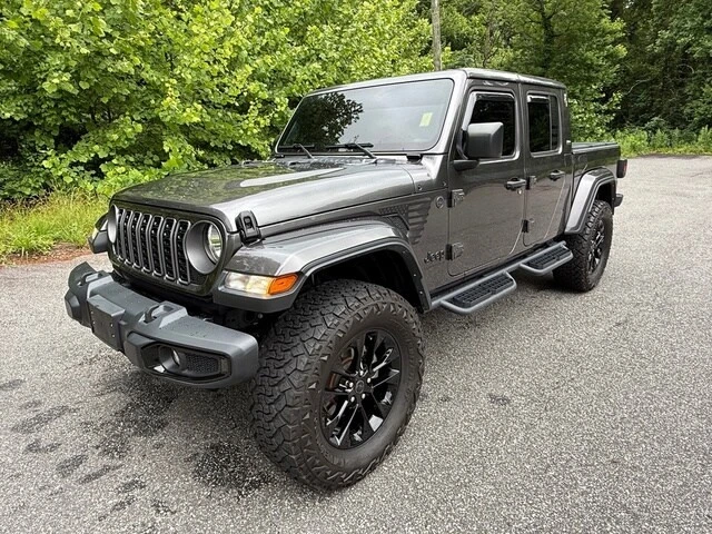2025 Jeep JT Gladiator - Image 2 of 28