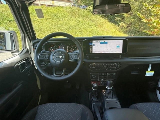 2025 Jeep JT Gladiator - Image 14 of 21